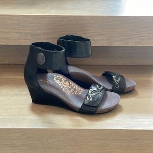 Aetrex Becca Ankle Strap Wedge in Black